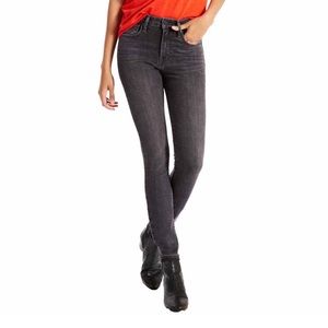 NWOT Levi 721 High Rise Jeans